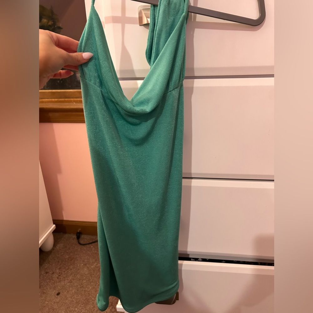 Gorgeous open back green dress
